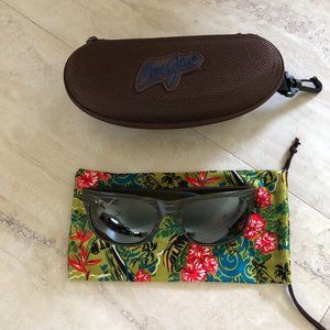 Maui Jim Men's Kahi Sunglasses Matte Gray Blue Dust Bag Case Square Rectangle